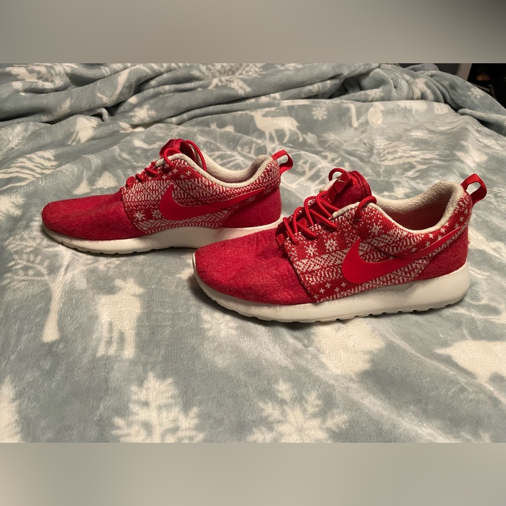 Nike Roshe Run Winter Christmas Edition